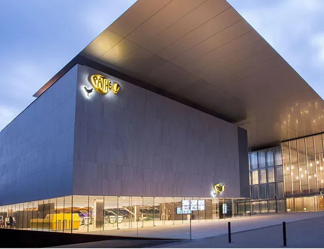 façade centre commercial (1)