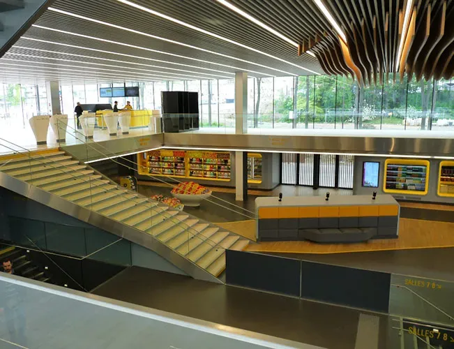 intérieur centre commercial (3)